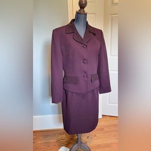 Jacqueline Ferrar suit, size 10.